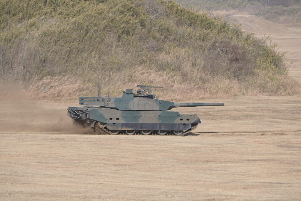 上富良野駐屯地に配備されている10式戦車。